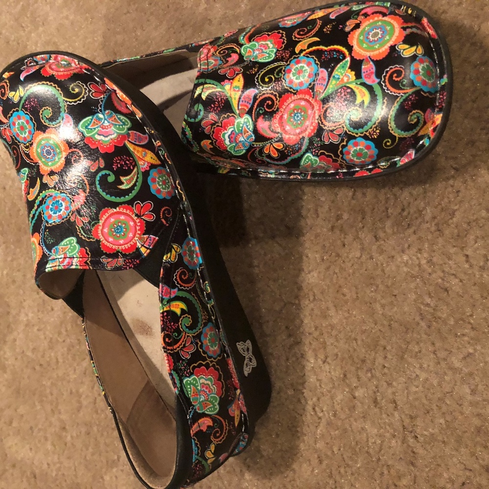 Algeria Professional Nursing Shoe